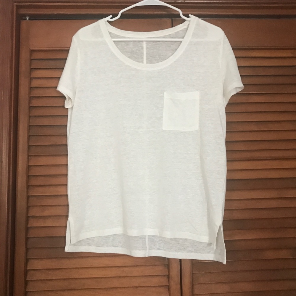 White t-shirt with pocket